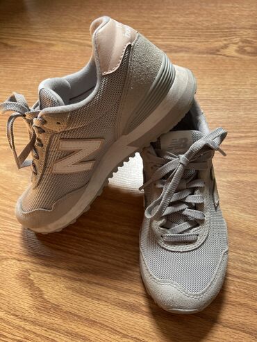 Personal Items: New Balance, 36, color - Grey