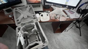 DJI PHANTOM 4 PRO
В отличном состоянии