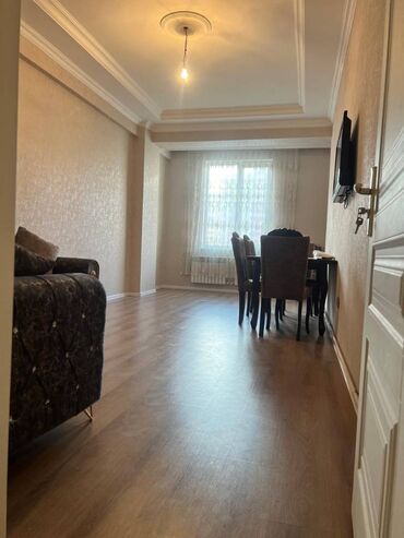 Kirayə mənzillər: Saray, 2 otaqlı, Yeni tikili, 72 kv. m