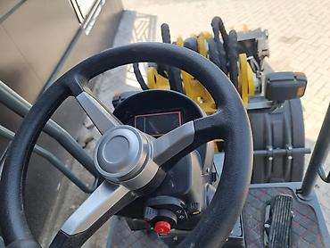 Погрузчики: Погрузчик, 2024 г., Колесный — 12