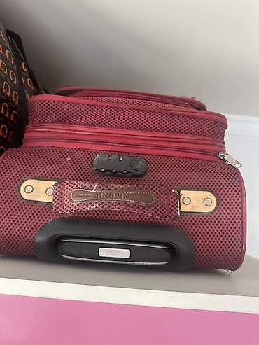 kipling monkey: Дорожный чемодан на колесах Kingpin, текстильный, красный с черным — 2