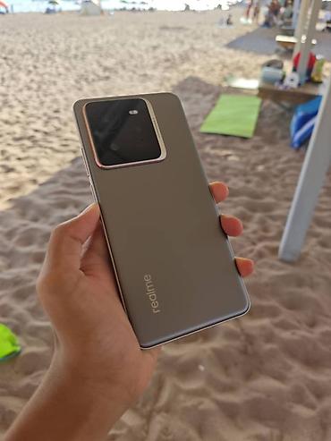2 gb: Realme GT 7 Pro, Б/у, 256 ГБ, цвет - Серый, 2 SIM — 4