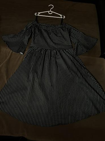 Повседневные платья: Платье в черную тонкую вертикальную полоску. - Модель: свободного — 6