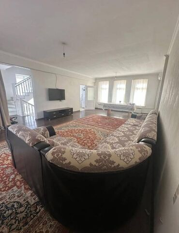 раззакова боконбаева: Участок-2 150м2 2-этажный Бронированные двери, забор, огорожен