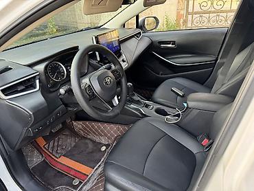 geeli coolray: Toyota Corolla: 2021 г., 1.8 л, Вариатор, Гибрид, Седан — 9