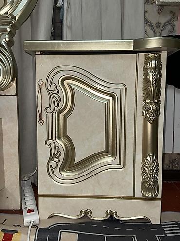 Спальные гарнитуры: Спальный гарнитур, Б/у, Двуспальная кровать, Трюмо, Тумба, цвет - Бежевый — 3