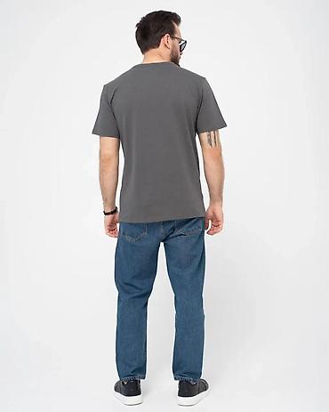 Футболки: Продаю комплект из трёх стильных футболок в отличном состоянии — 7