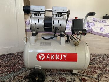 Другое оборудование для бизнеса: Продается компрессор