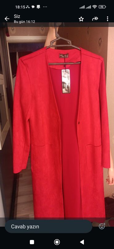 i̇talya istehsalı olan qadın şubaları: Palto M (EU 38), rəng - Qırmızı