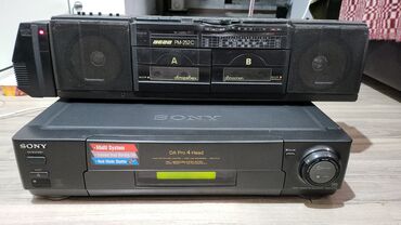 касетный магнитофон: Продам 2 аппарата : 1. Видео магнитофон SONY 4х головочный в