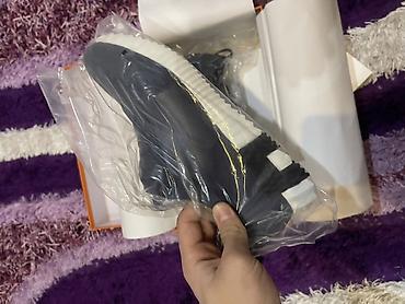 Кроссовки и спортивная обувь: Кроссовки:Hermes - Модель: низкие кроссовки из кожи и замши - Цвет at lalafo.kg — 9 Кроссовки и спортивная обувь: Кроссовки:Hermes - Модель: низкие кроссовки из кожи и замши - Цвет — 9