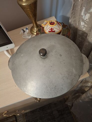 крышка lets go: Продаю казан 4 литра и утятницу 4 литра, советские. Казан 1700