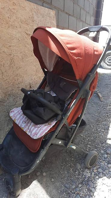Коляски: 2 коляски за 2000с Коляска Benebaby(в хорошем состоянии),вторая — 3