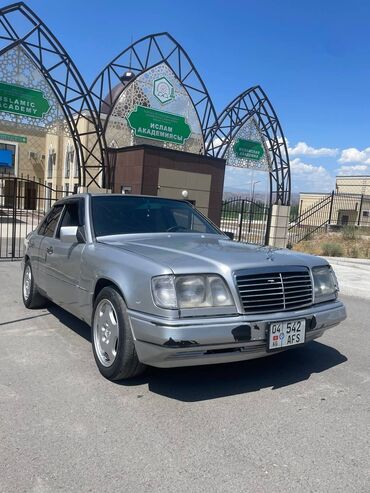 крыло марк 2: Mercedes-Benz W124: 1993 г., 3.2 л, Механика, Бензин, Седан