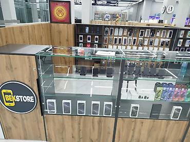 Витрины: Торговые витрины и прилавки для магазинов электроники и аксессуаров — 4