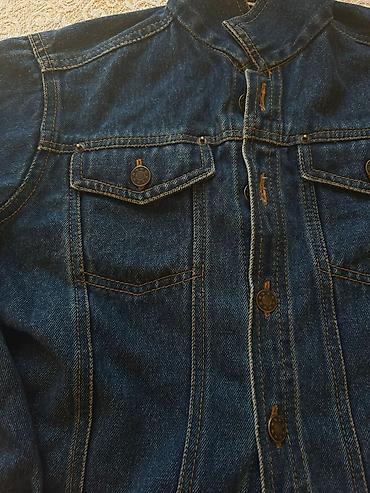 koja pencek: Klassik tünd-mavi cins gödəkçə - Material: 100% denim (cins), sıx — 3