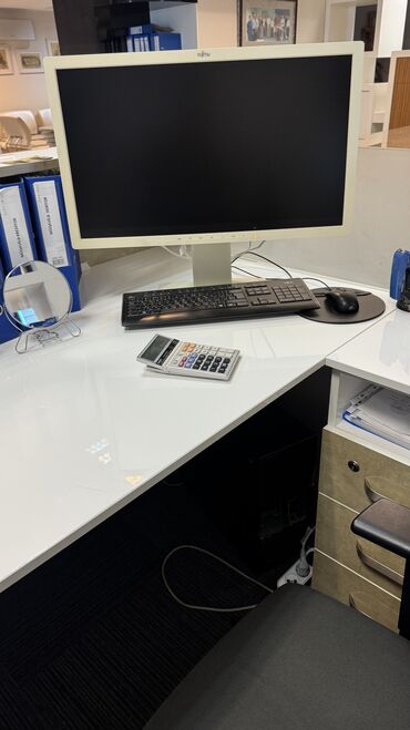 Masaüstü kompüterlər və iş stansiyaları: Fujitsu Celsius R930N ve Celsius M730N Workstation CPU- Intel Xeon — 6