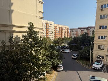 Посуточная аренда квартир: Mənzil Heydər məscidinin üst tərəfində, 9 mərtəbəli binanın 3-cü