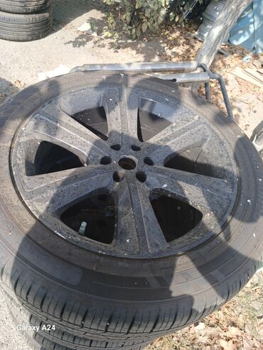 Шины: 4 ədəd avtomobil şini və disk dəsti - Ölçü: 235/50 R19 (şin yan