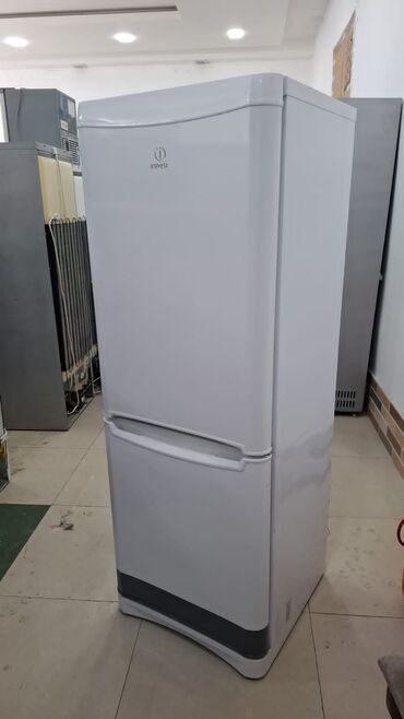 Soyuducular: 2 qapılı Indesit Soyuducu Satılır, rəng - Ağ