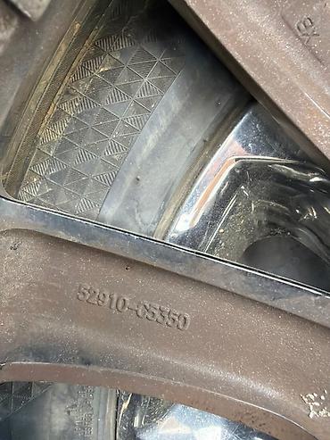 41 5: Колесо летнее Kumho, R19, размер шины 235/55. Разболтовка 5x114.3 — 3