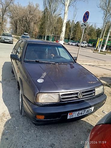 запчас венто: Volkswagen Vento: 1992 г., 2 л, Механика, Бензин, Седан — 5