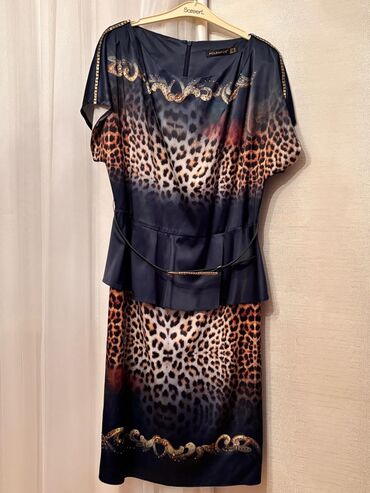 vecerni koynekler: Mona Liza brendinə məxsus, qısa qollu, leopard printli, kəmərli don