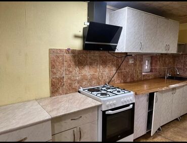 дом без хозаин: 66 м², 4 комнаты, Свежий ремонт Кухонная мебель