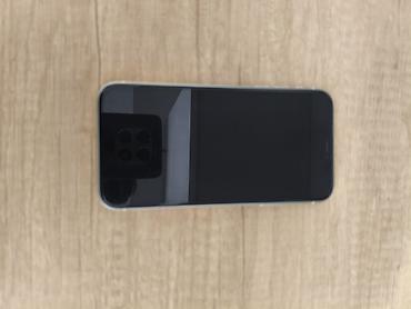 apple mini: IPhone 11, белый цвет. Модель: MHDC3RU/A (российский регион). Память — 2