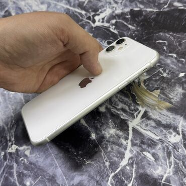 Apple iPhone: IPhone 11, Б/у, 64 ГБ, Белый, Чехол, 100 % — 11