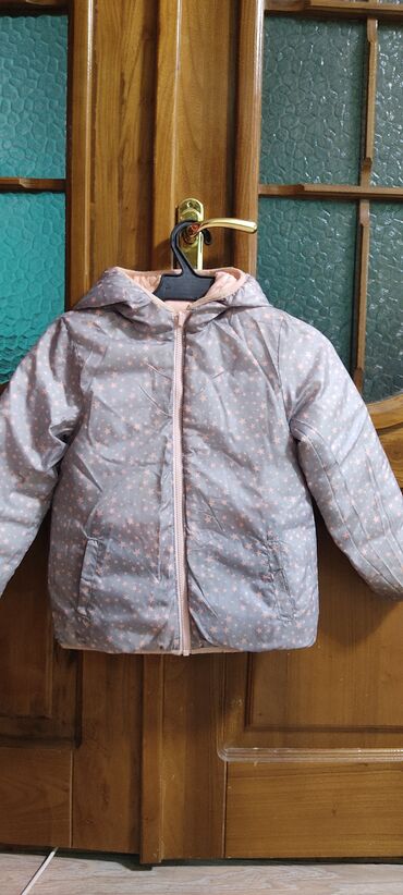 Детский мир: 350сом куртка осень веснадвухсторонняя
На 9-10лет