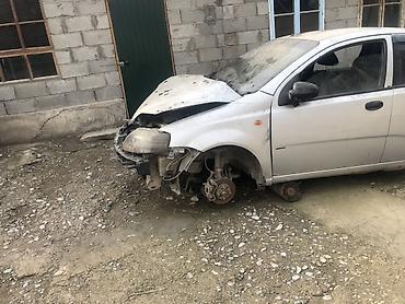 Другие детали кузова: Chevrolet Aveo хэтчбек, серебристый, на разбор по запчастям. Кузов: - — 2