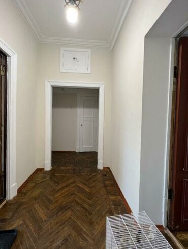 Поклейка обоев: Поклейка обоев, Демонтаж старых обоев Больше 6 лет опыта — 2