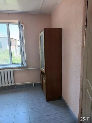 суточный кв город ош: 2 бөлмө, Кыймылсыз мүлк агенттиги, Чогуу жашоосу жок, Жарым -жартылай эмереги бар