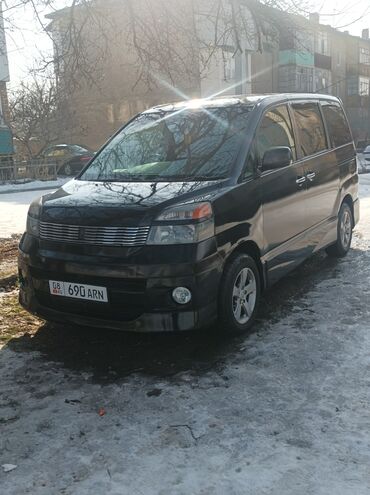 Toyota: Toyota Voxy: 2002 г., 2 л, Автомат, Бензин, Минивэн