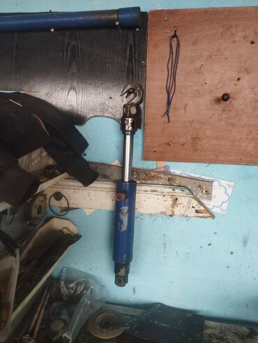 Avtoservis avadanlıqları: Avto-servis üçün tam komplekt avadanlıq və alət dəsti Tərkib: - — 2