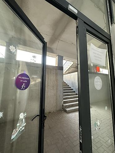 Аренда помещений свободного назначения: Общая площадь — 115 м². Помещение с качественным ремонтом. Все — 3