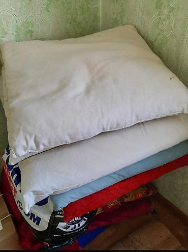 Подушки: Продаются перьевые подушки б/у.
Цена договорная — 1