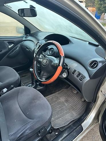 авто ярис: Toyota Vitz: 2003 г., Автомат, Хэтчбэк — 6