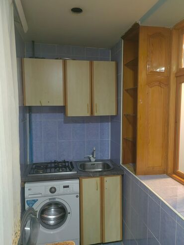 Uzunmüddətli kirayə mənzillər: 6ci mk 2otaqlı içi əşyalı ev kira verilir 380 AZN 5in 5ci mərtəbəsi — 9