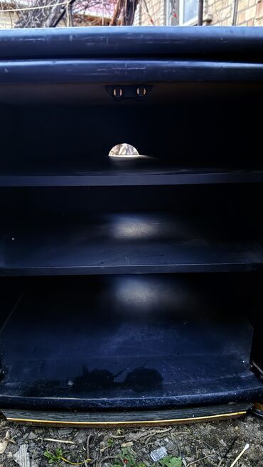 Тумбы для вещей и одежды: Продаю тумбочку В хорошем состоянии Б/у Тел 0559. 3. 2. 0.5. 31 — 6