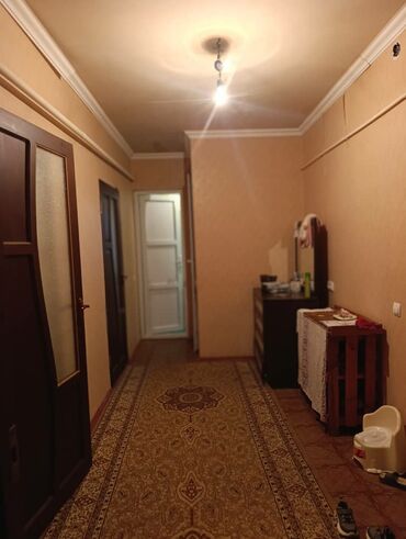 продаю квартиру 2 комнатную: 3 бөлмө, 70 кв. м, 103-серия, 3 кабат, Косметикалык ремонт