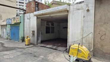 Qaraj satılır: 30 kv. m, 7 * 15 * 4 Beton Su