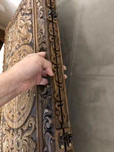 Nərdlər: Nərdi oynamağı sevənlər üçün hədiyyəlik Əl işi olan, üzərində oyma — 2