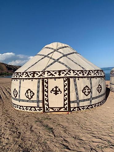 Аренда юрт: Аренда юрты, Каркас Деревянный, 100 баш, Казан, Посуда, С полом — 10
