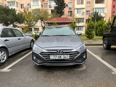Hyundai: Hyundai Elantra: 2 л | 2019 г. Седан