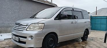 Toyota: Toyota Noah: 2004 г., 2 л, Автомат, Бензин, Минивэн — 7