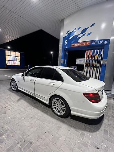сешка зеленый: Mercedes-Benz C-Class: 2010 г., 1.8 л, Автомат, Бензин, Седан — 6