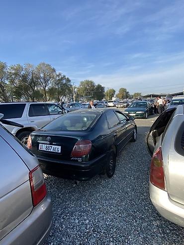 Toyota: Toyota Avensis: 2002 г., 2 л, Автомат, Бензин, Хетчбек — 4
