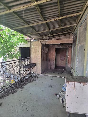 sabuncuda: Sabunçu qəs. 4 otaqlı, 3 kv. m, Təmirsiz — 1